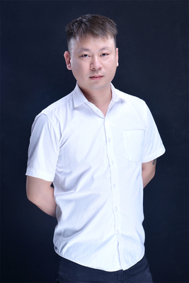 徐旭 · 设计总监